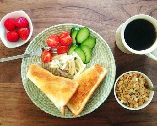 瓜哥吃早饭视频,美味早餐背后的温馨故事