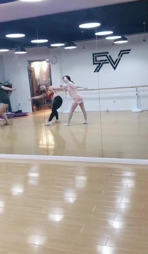 校园舞蹈吃瓜视频大全,吃瓜群众眼中的舞蹈视频大全